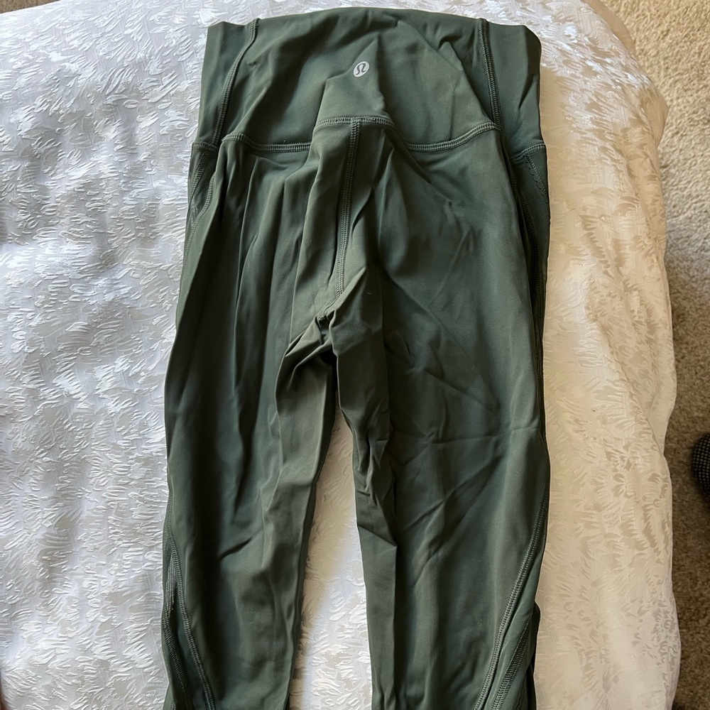 Lululemon capris